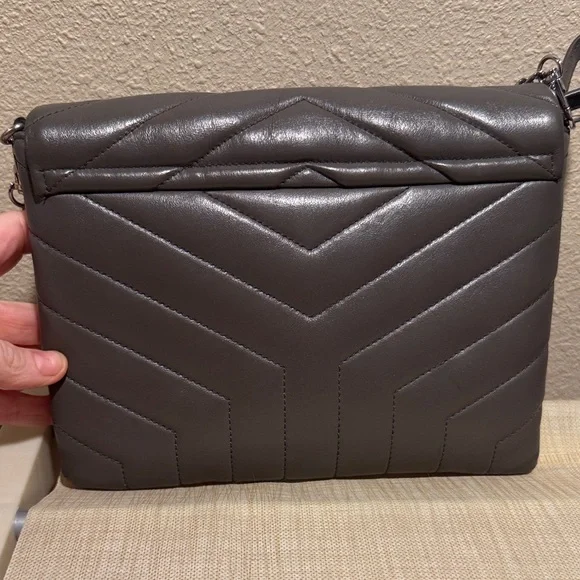 Yves Saint Laurent Lou Lou Flap Crossbody - Picture 4 of 7